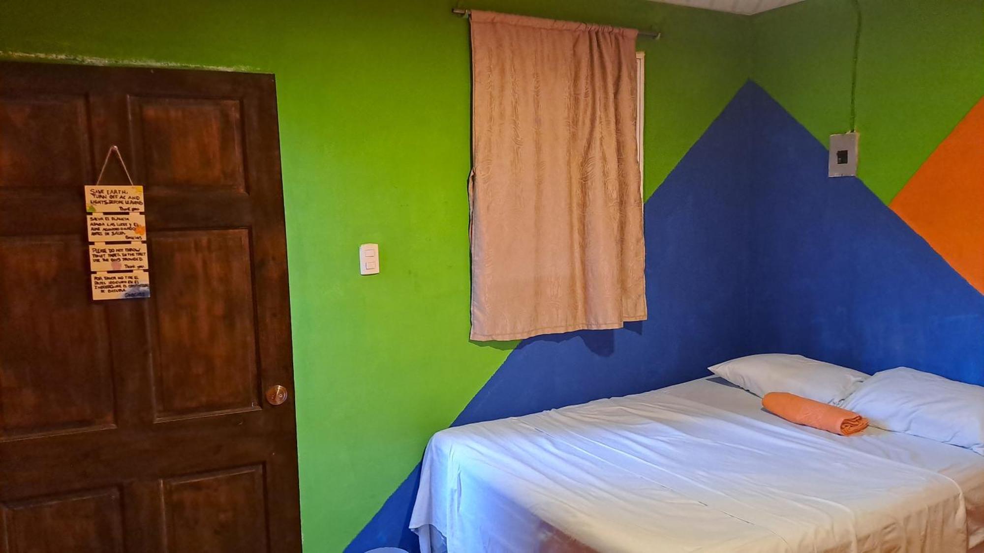 Hostal Nina Oly Tamanique Quarto foto